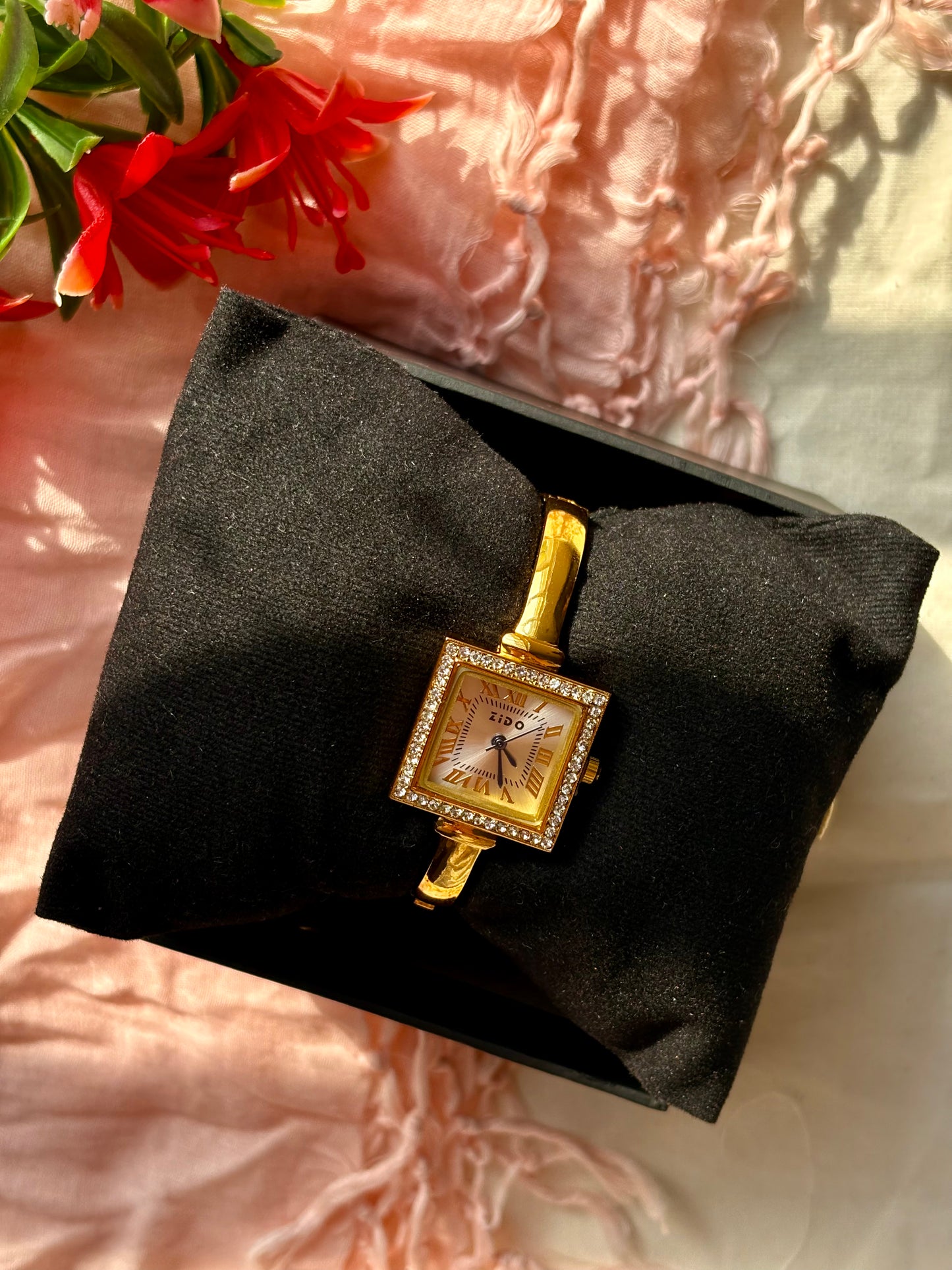 The Luxe Timepiece