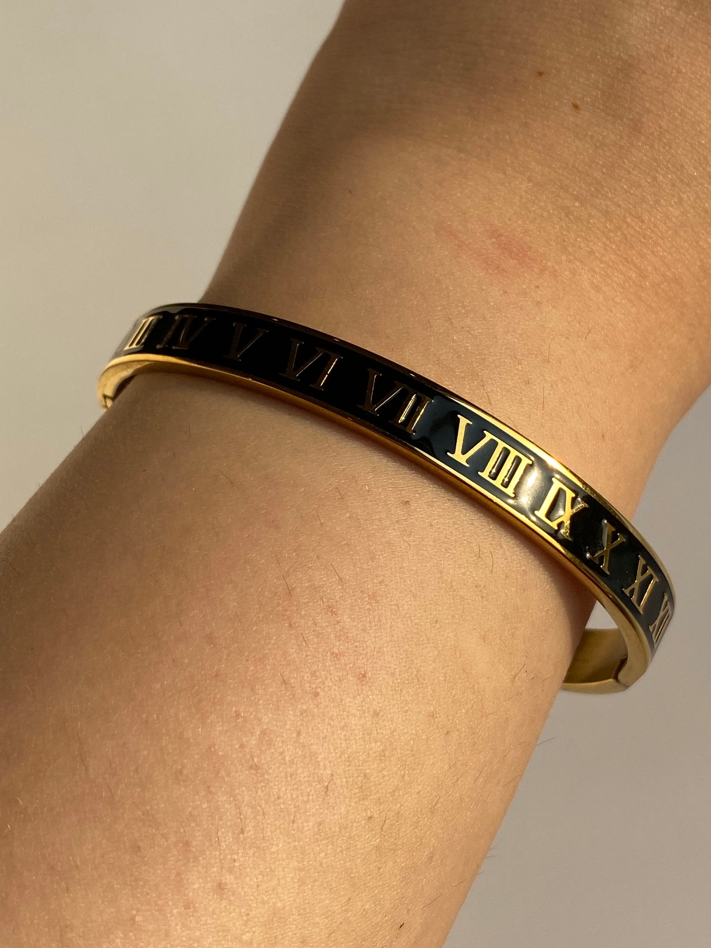 Medusa bangle