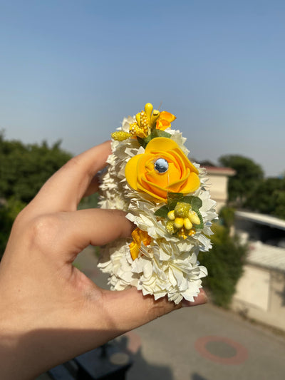 Yellow Premium Gajra