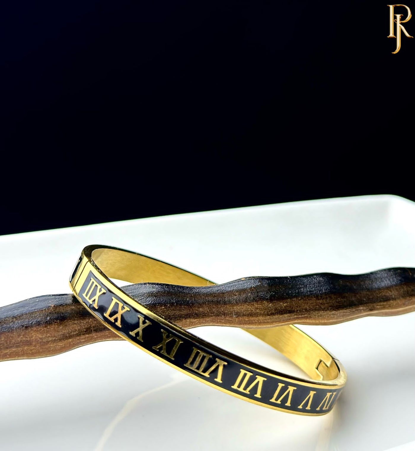 Medusa bangle