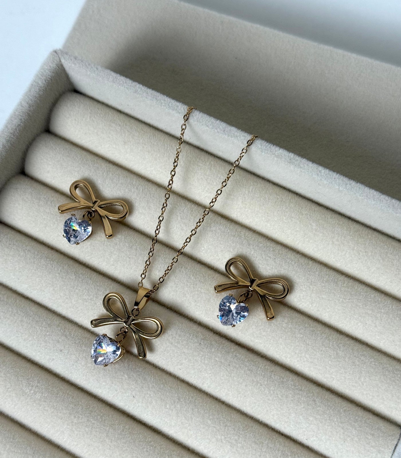 Diamond Bows