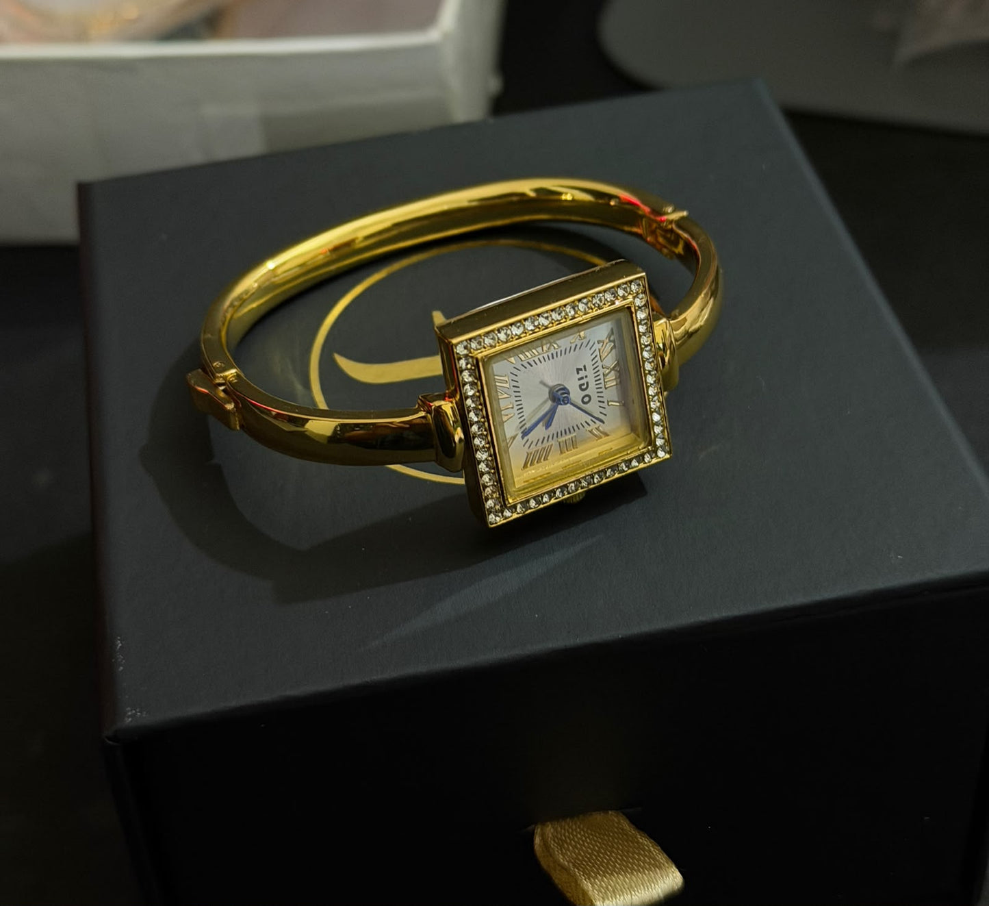 The Luxe Timepiece
