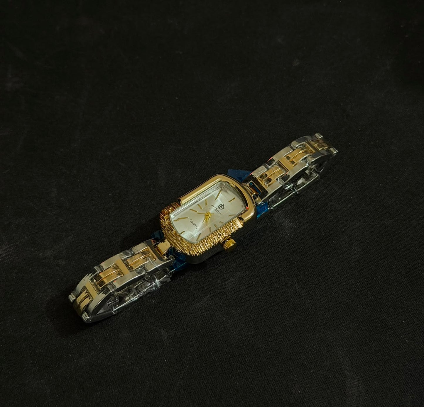 The Dainty Aura Timepiece