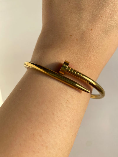Nail Bangle Gold
